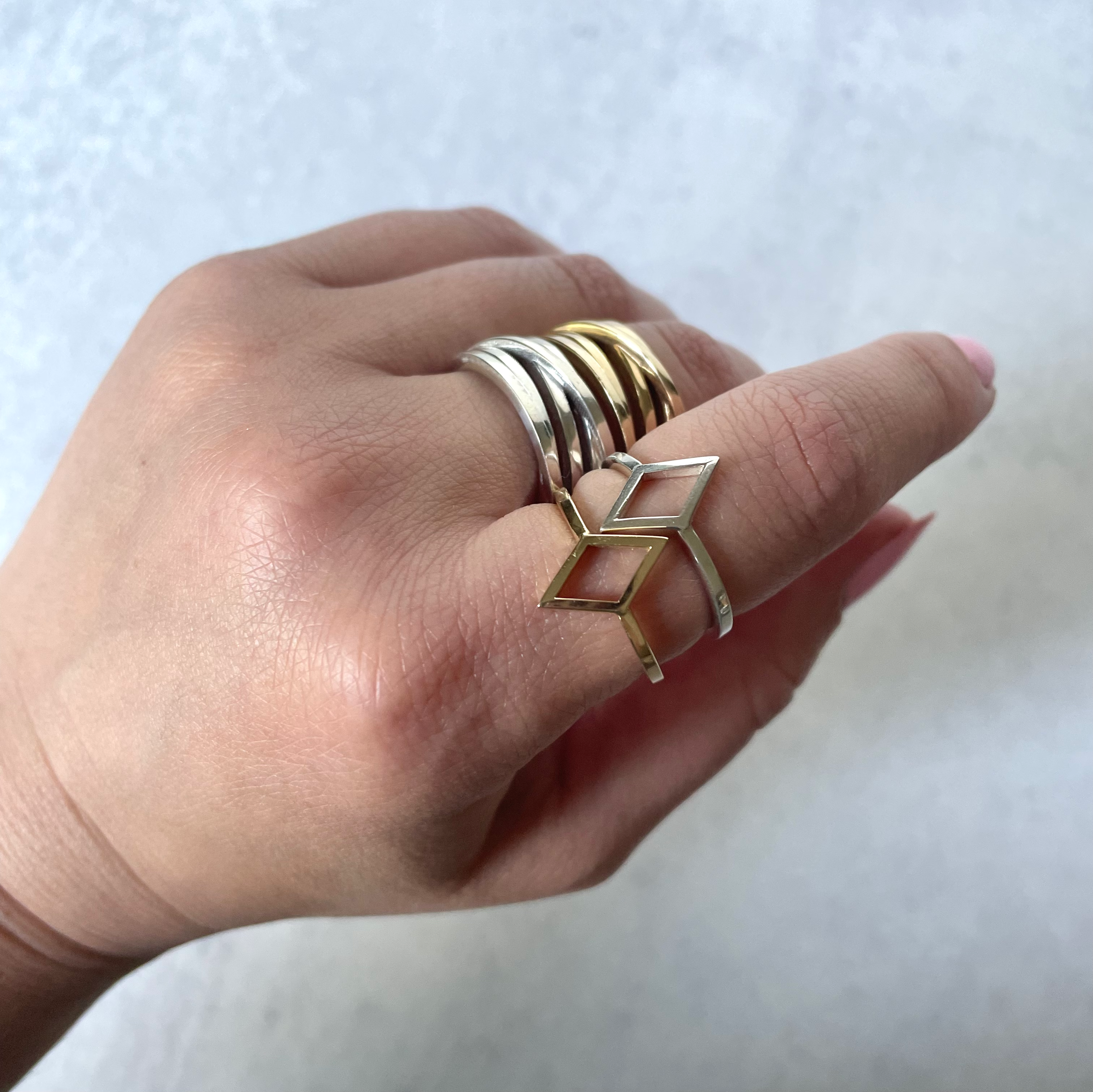 silver diamond outline ring