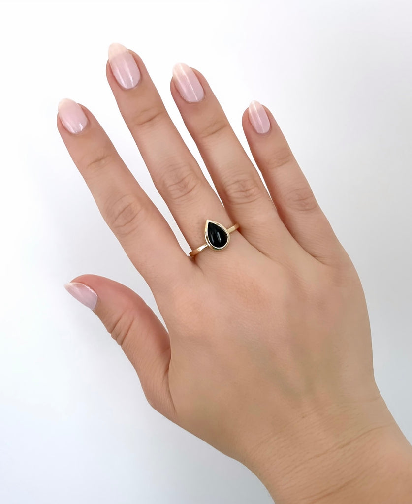 pear-shaped stone ring - black onyx with 14k gold