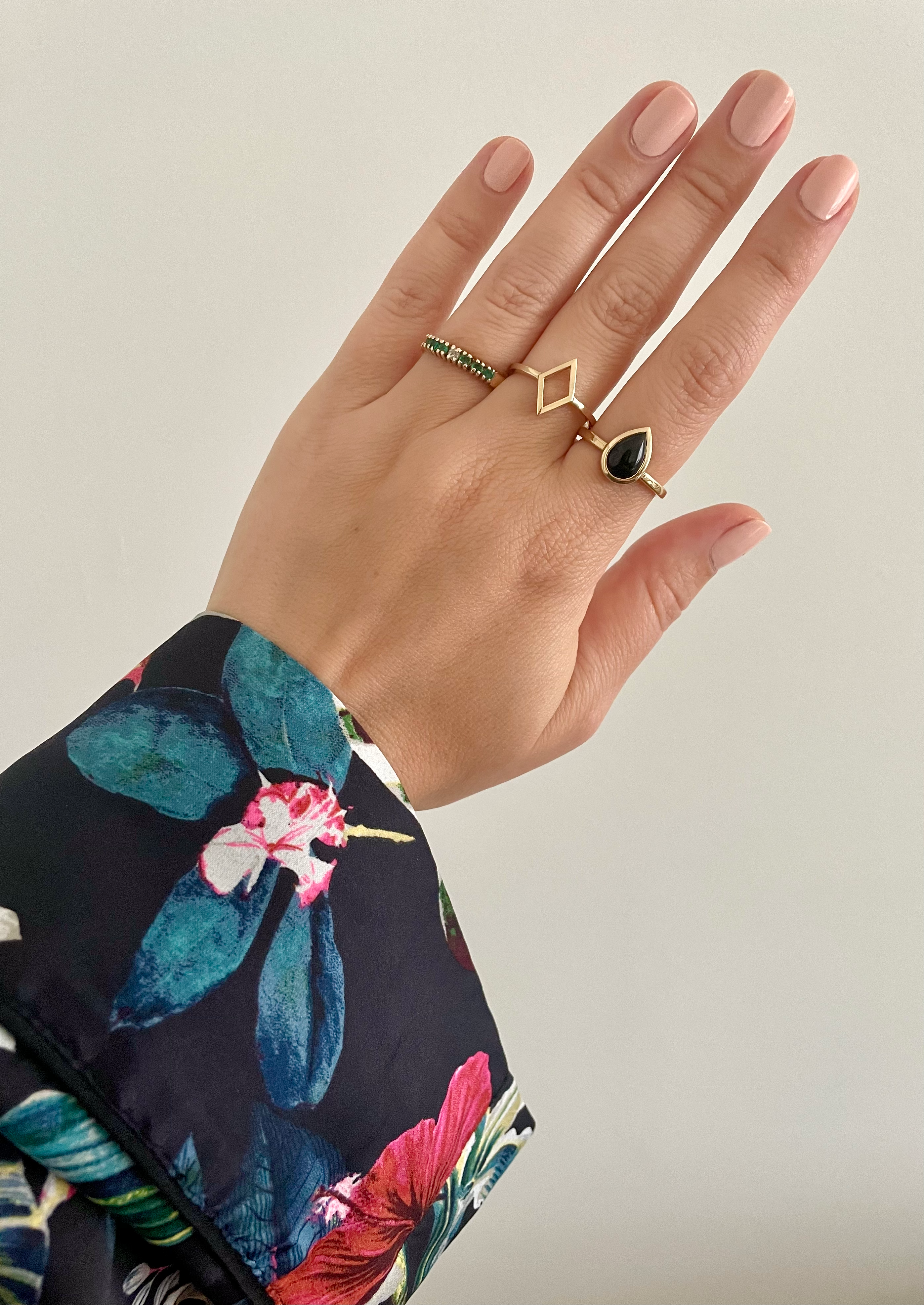 pear-shaped stone ring - black onyx with 14k gold