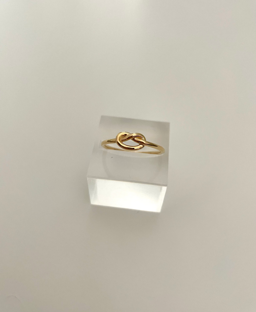 solid 14k gold knot ring